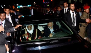 Qatari Emir w Ismail Haniya, Oct. 2012
